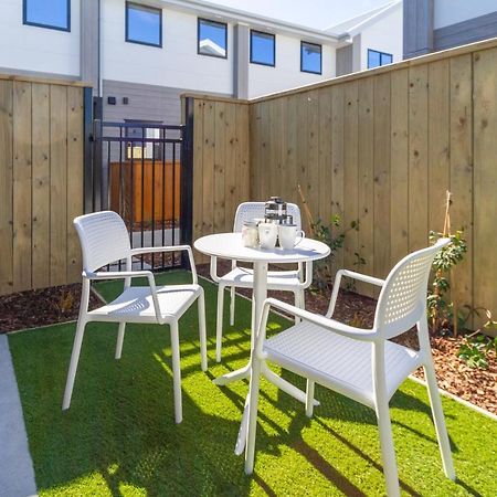 Beachside Bliss: 1 Bed 1 Bath Christchurch Extérieur photo