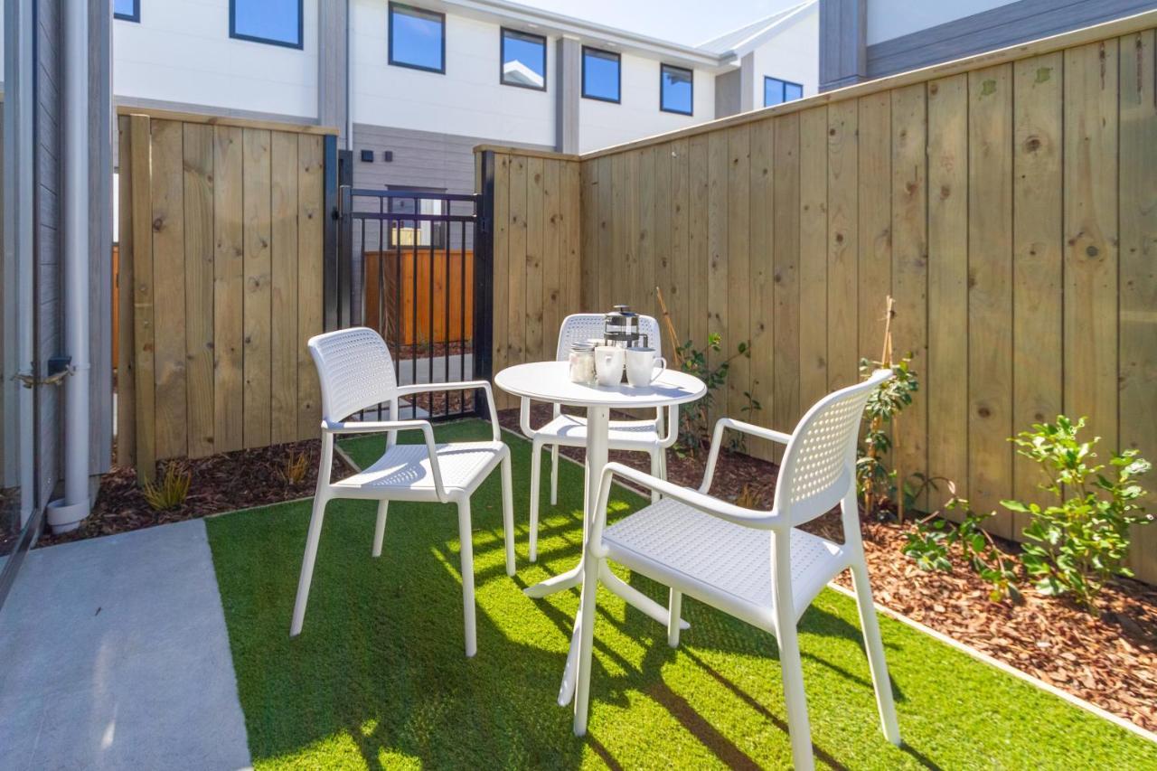 Beachside Bliss: 1 Bed 1 Bath Christchurch Extérieur photo