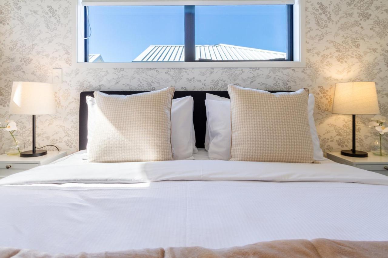 Beachside Bliss: 1 Bed 1 Bath Christchurch Extérieur photo