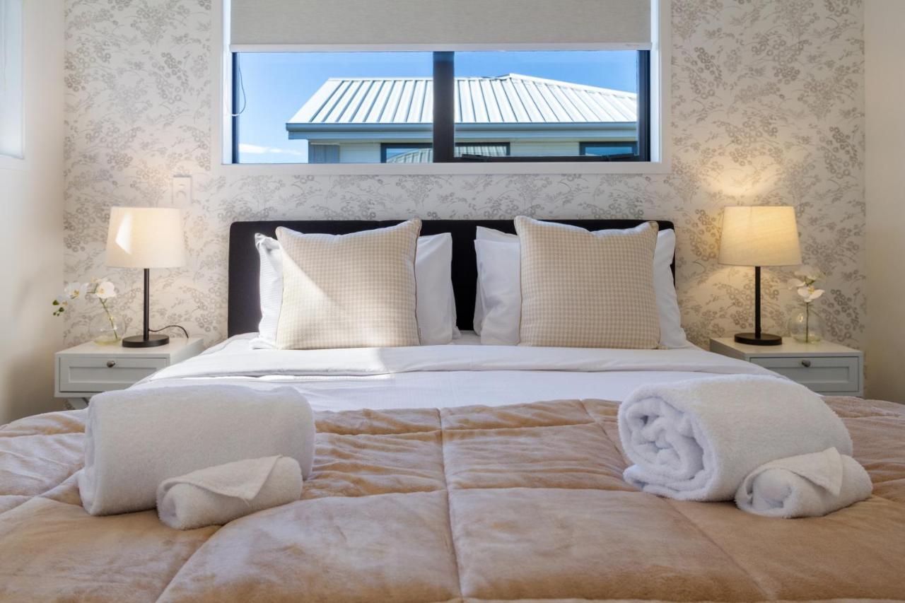 Beachside Bliss: 1 Bed 1 Bath Christchurch Extérieur photo