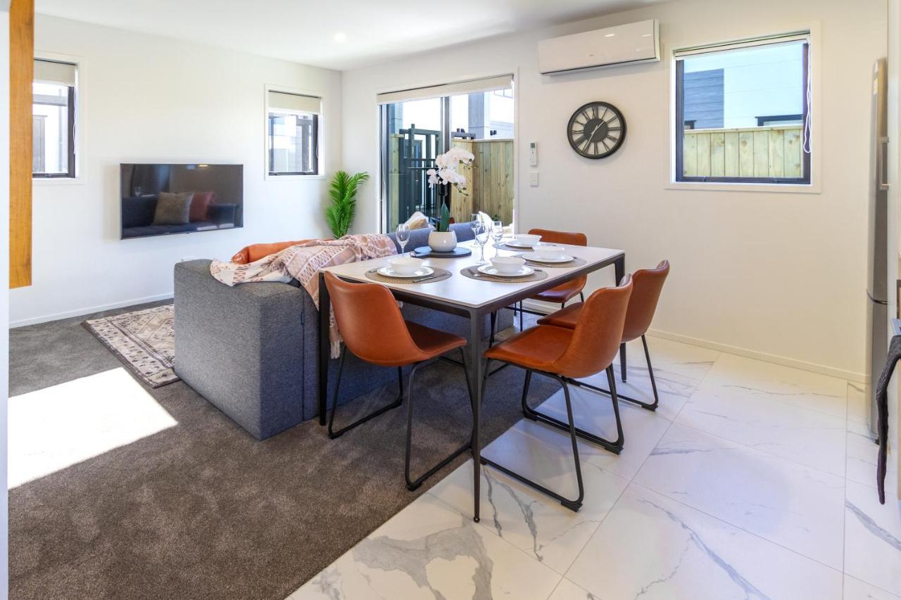 Beachside Bliss: 1 Bed 1 Bath Christchurch Extérieur photo