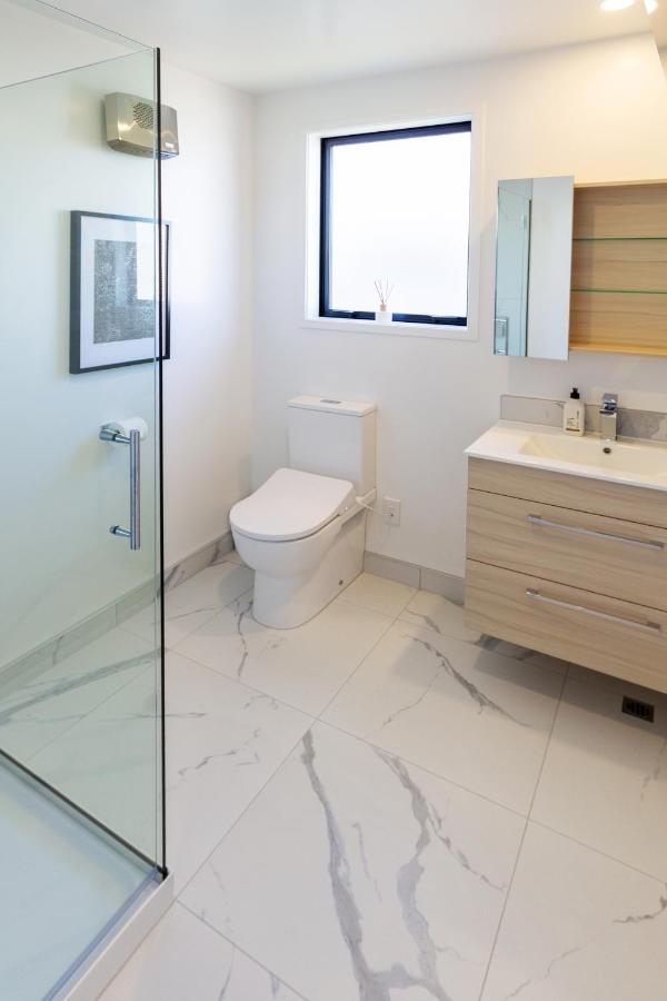 Beachside Bliss: 1 Bed 1 Bath Christchurch Extérieur photo