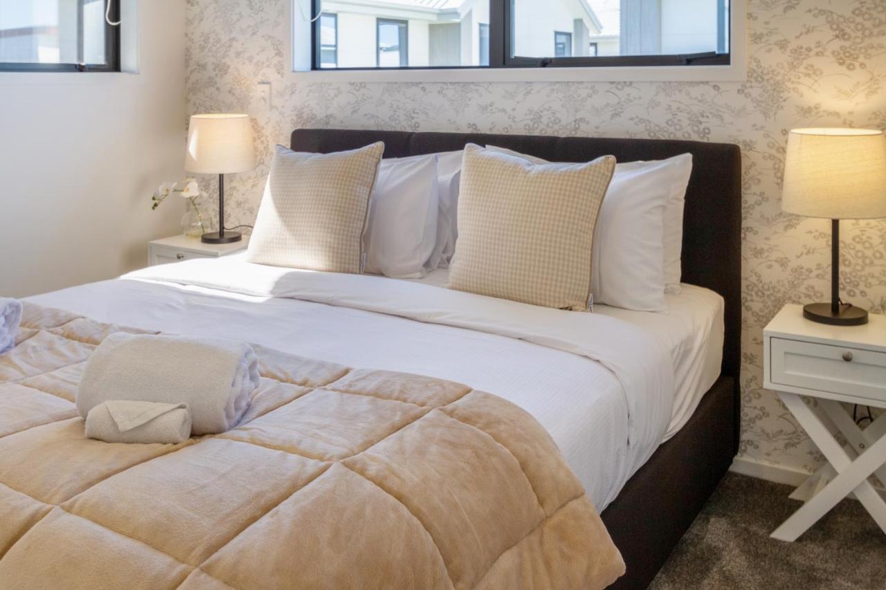Beachside Bliss: 1 Bed 1 Bath Christchurch Extérieur photo