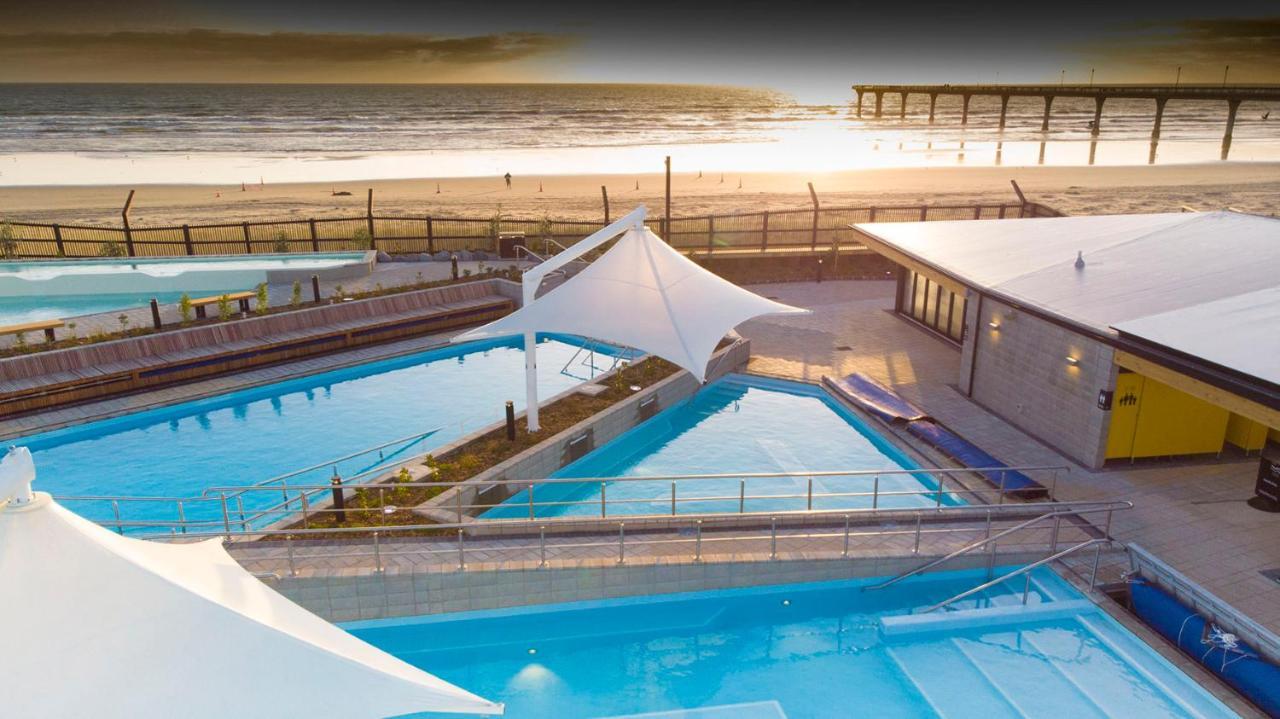 Beachside Bliss: 1 Bed 1 Bath Christchurch Extérieur photo