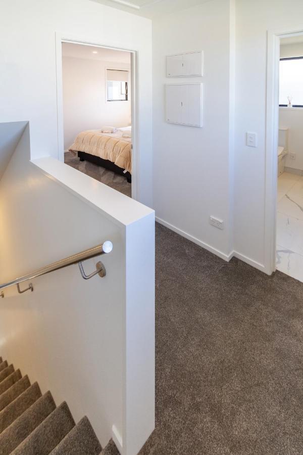 Beachside Bliss: 1 Bed 1 Bath Christchurch Extérieur photo